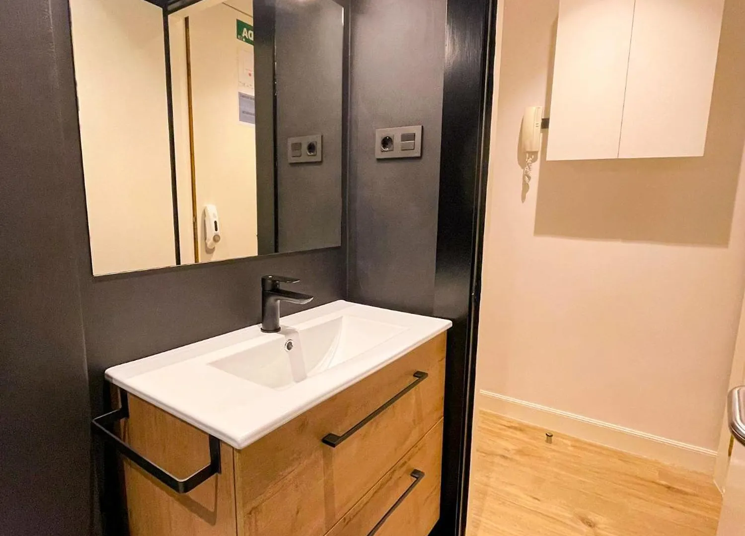 Vivienda Turistica En Bilbao La Vieja Con Wifi Y Parking Apartment
