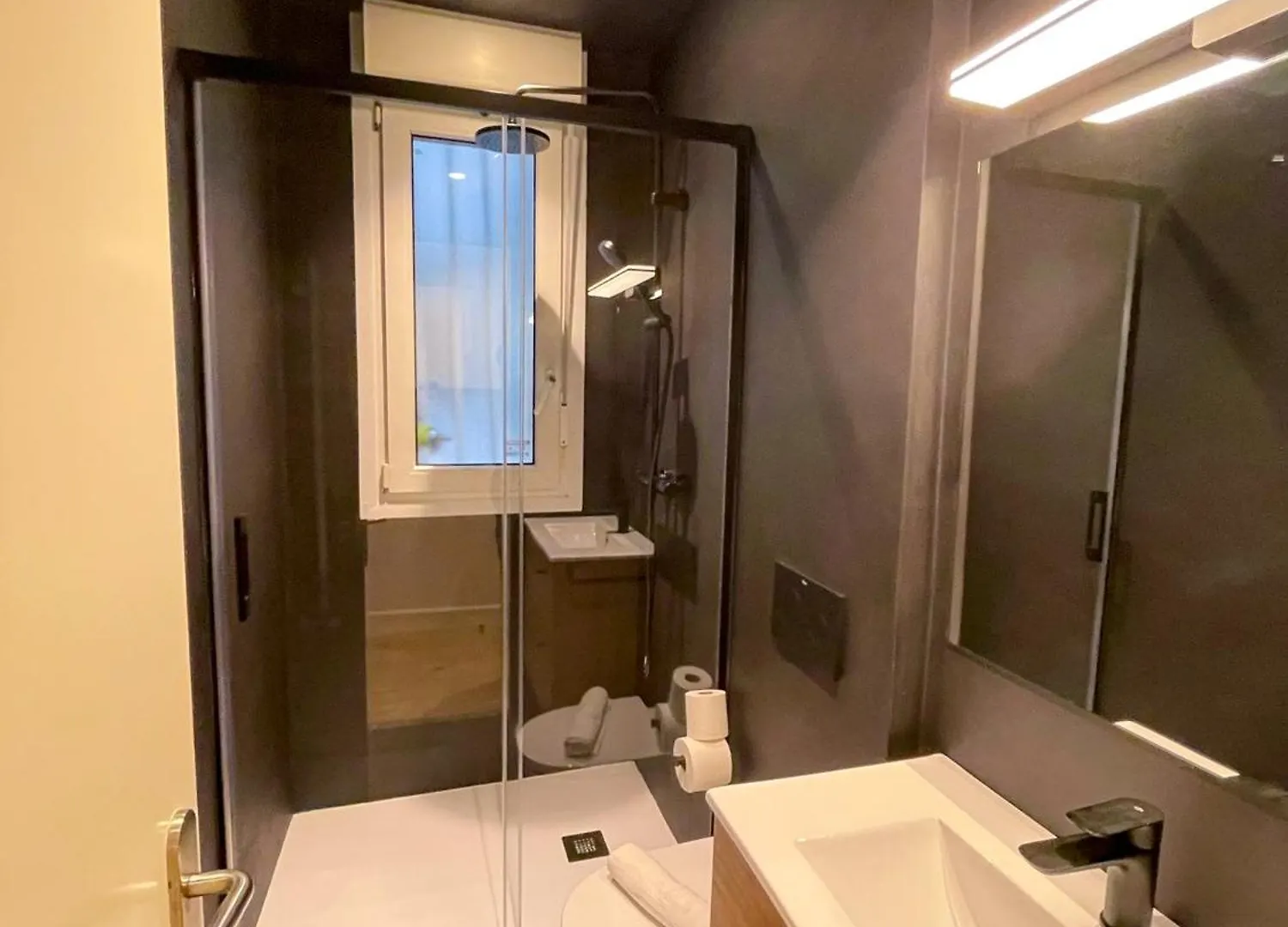 Vivienda Turistica En Bilbao La Vieja Con Wifi Y Parking Apartment 0*,